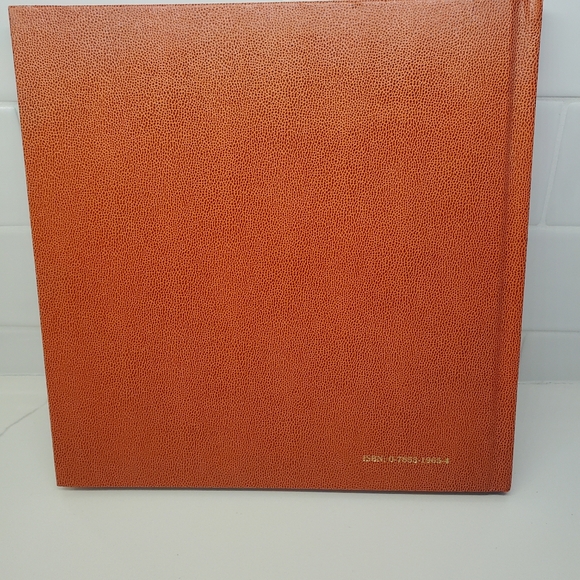 Basketball Legends Of All Times Hardcover Book Sports Vintage Giftable Item - Picture 2 of 13